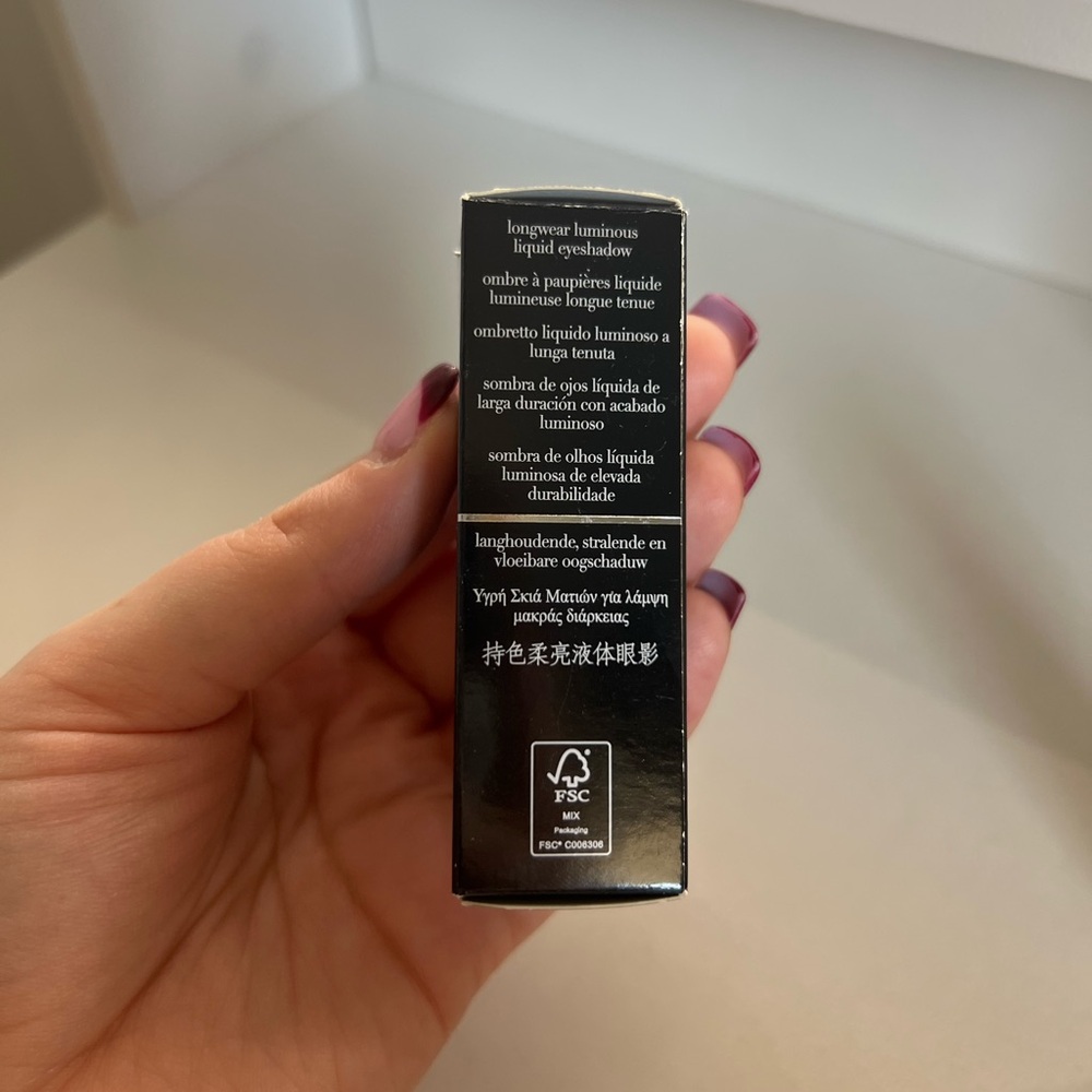 Giorgio Armani Eye Tint Long Lasting Matte Eyeshadow - 22M in Cashew - Picture 5 of 8